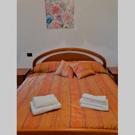 Feel At Home - Casa Loredana Lovere Eksteriør bilde