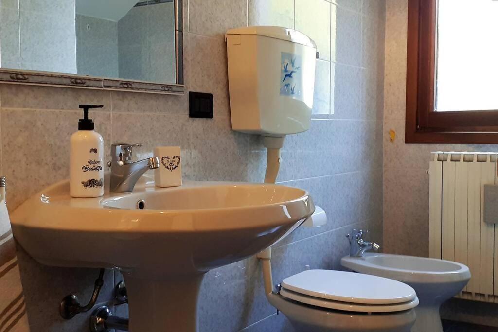 Feel At Home - Casa Loredana Lovere Eksteriør bilde